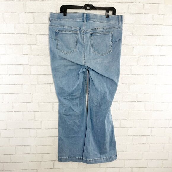Torrid Light Wash High Rise Bombshell Flare Jeans Women's Plus Size 18 Regular - Picture 6 of 9